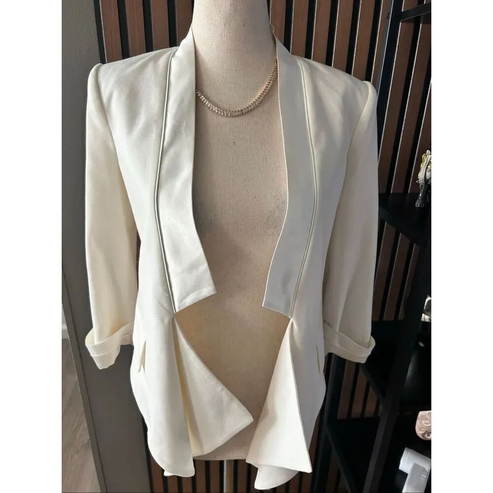 BCBG white stylish blazer short size xxs with silk like accent at the collar